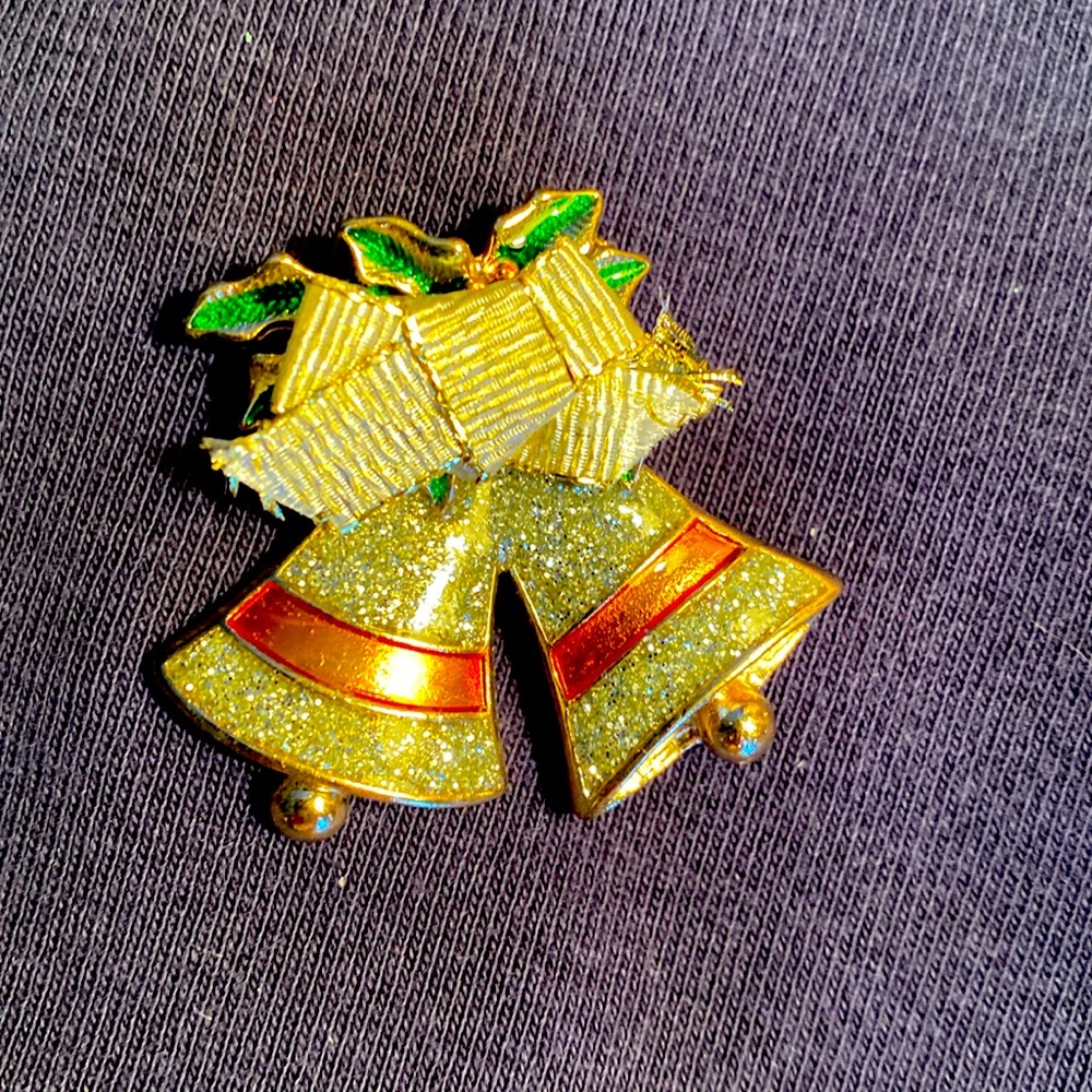 Christmas pin